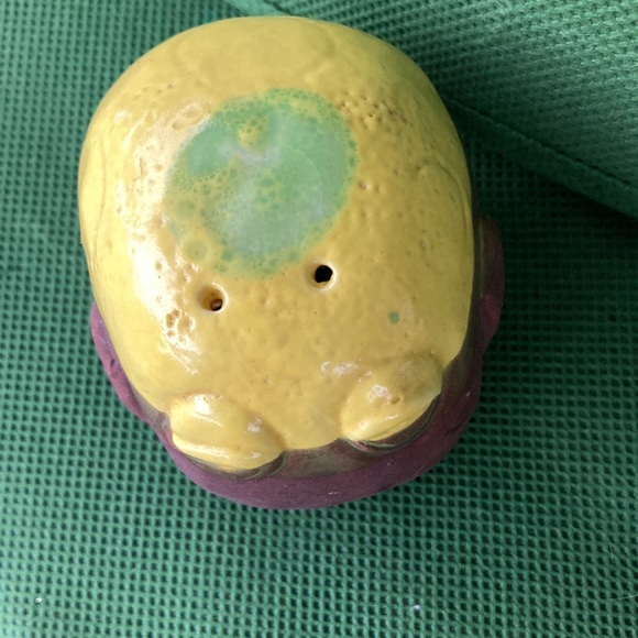 Seymour ann Frog Salt and Pepper Shaker Set - Picture 4 of 4